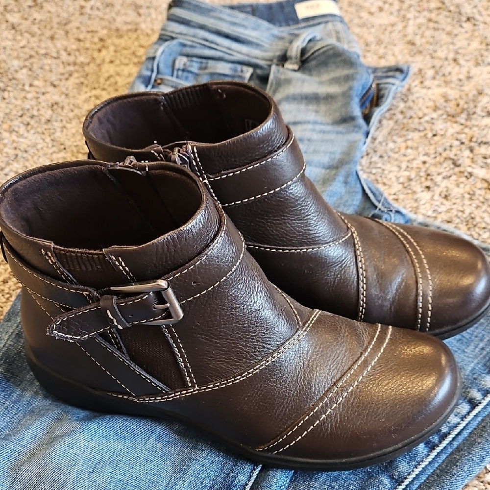 Stylish Brown Ankle Boots with Buckle